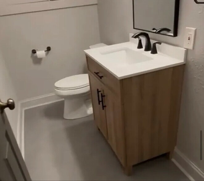 Building Photo - 748 N 34th St