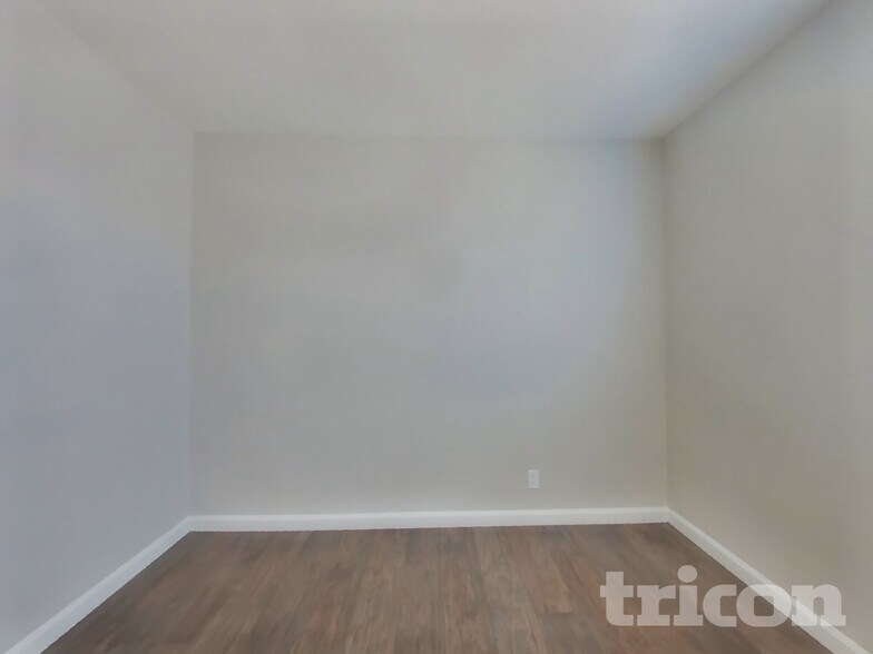 Building Photo - 916 Jacobsen St