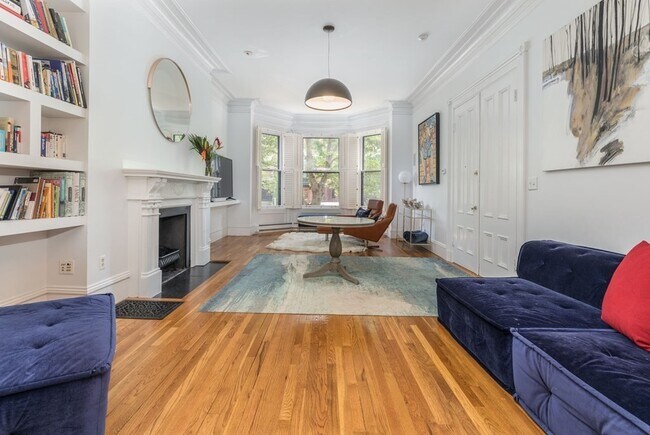 Building Photo - 375 Marlborough St