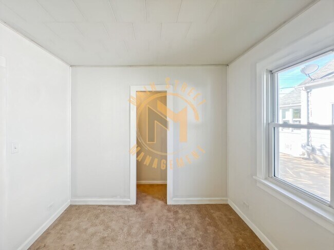 Building Photo - 2 Bed 1 Bath Single Family Home