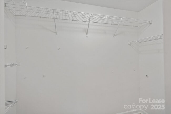 Building Photo - 5628 Henderson Oaks Dr