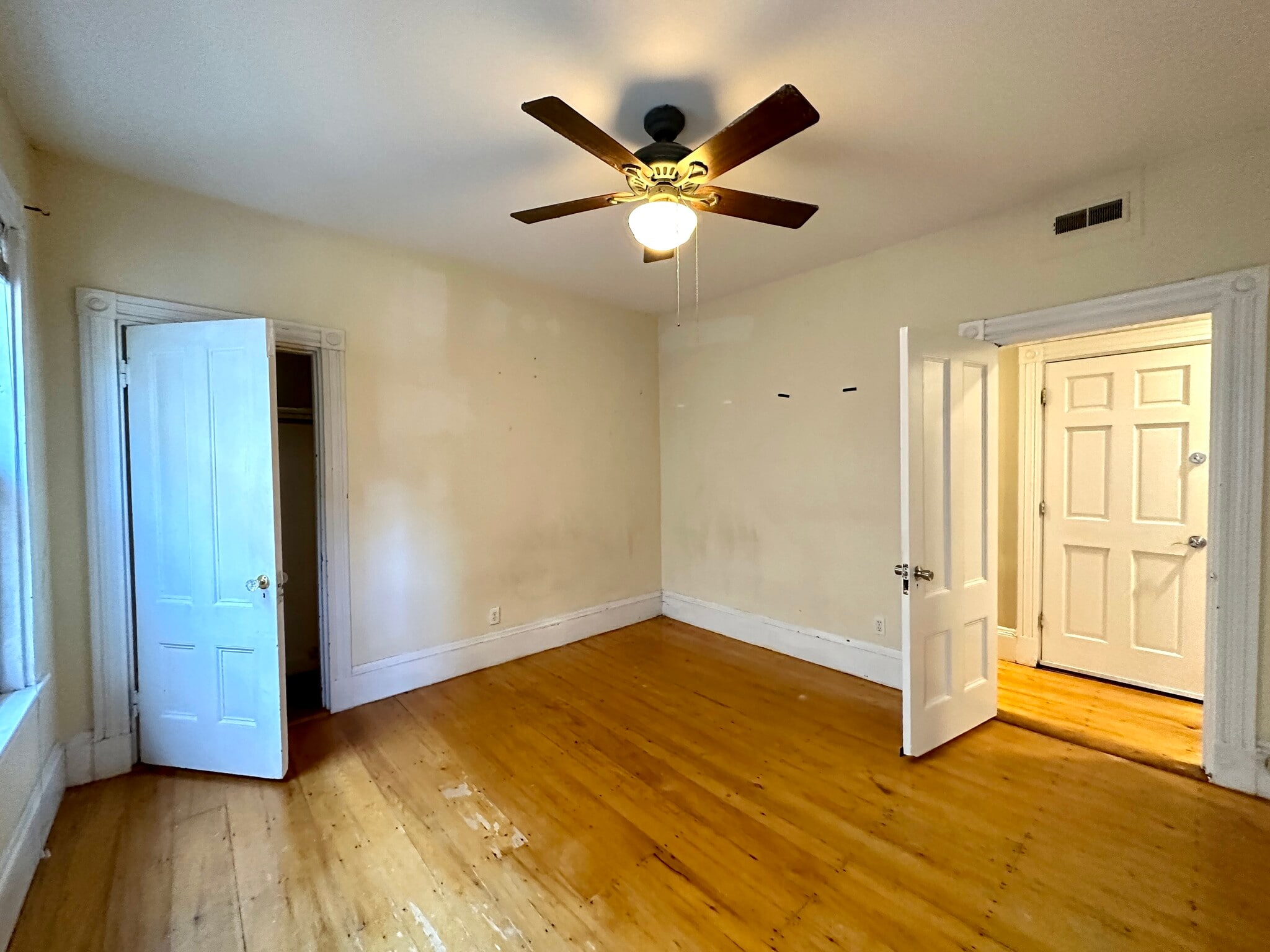 Building Photo - 5 Sachem St