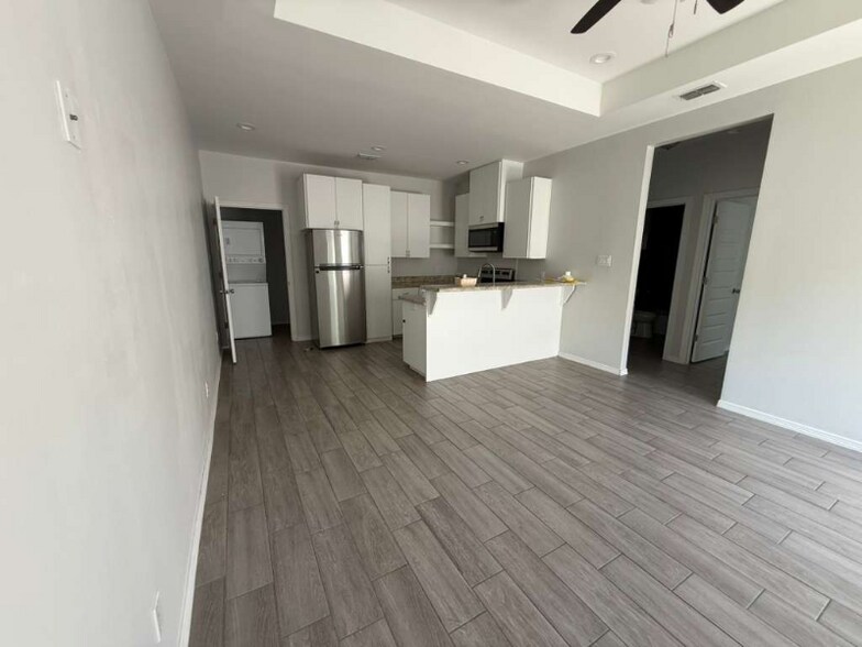 Building Photo - 1307 W Heritage Dr