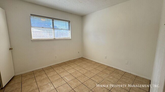 Building Photo - 2304 40th St