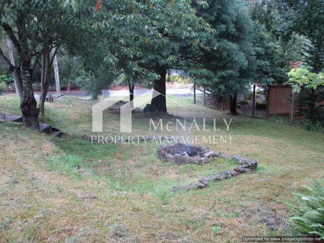 Building Photo - 1166 Leschi Dr