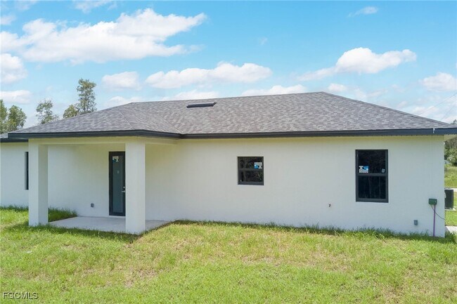 Building Photo - 3216 40th St SW