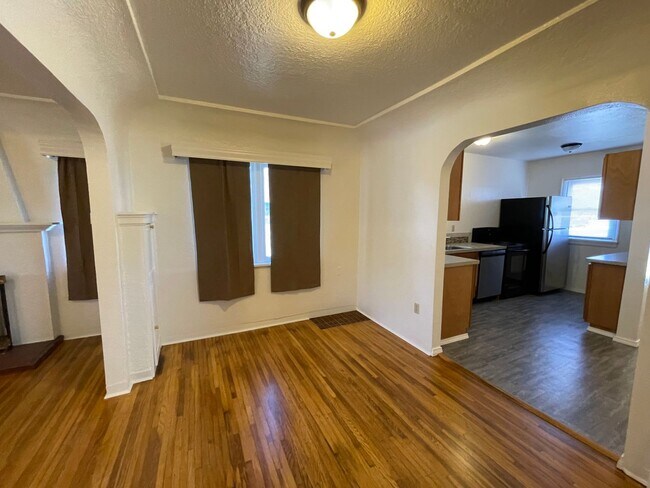 Building Photo - Shadle Area