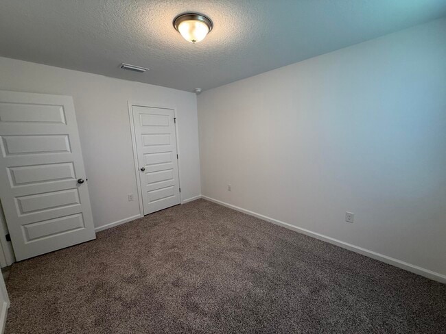 Building Photo - 225 Gray Owl Dr