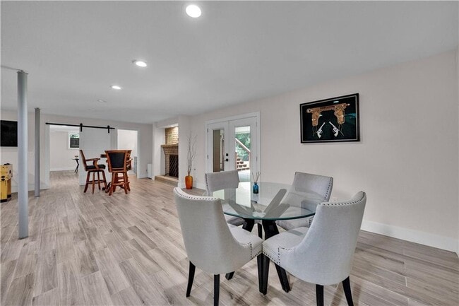 Building Photo - 225 Jayne Ellen Way