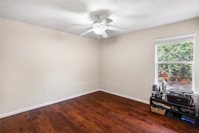 Building Photo - 6819 Lavington Way