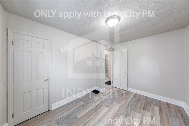 Building Photo - 3220 E 34th St