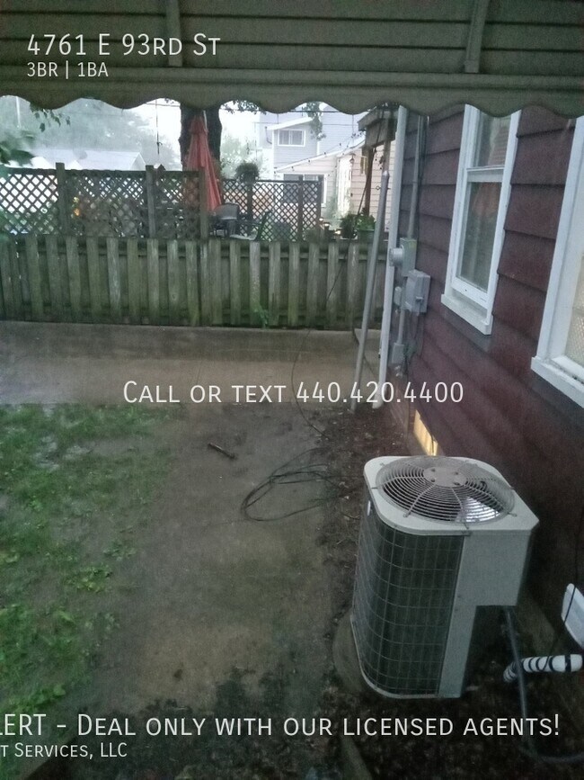 Building Photo - Renovated Cape Cod 3 bedroom 1 Bath