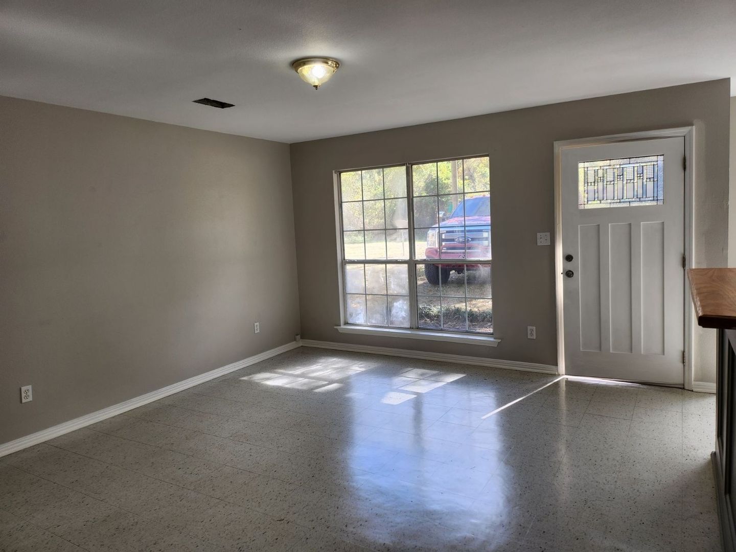 Building Photo - 13339 Vermont St