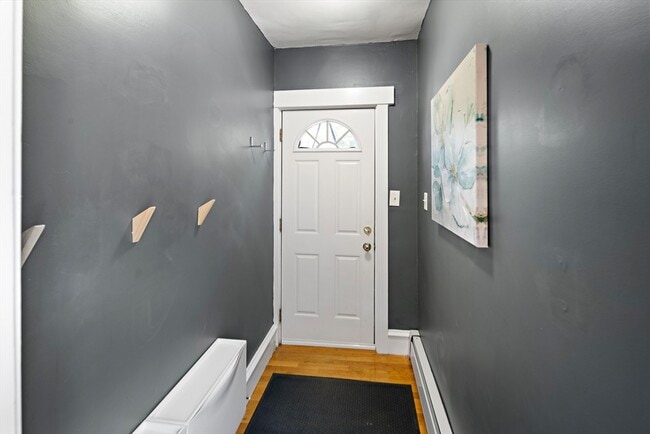 Building Photo - 32 Harvard St