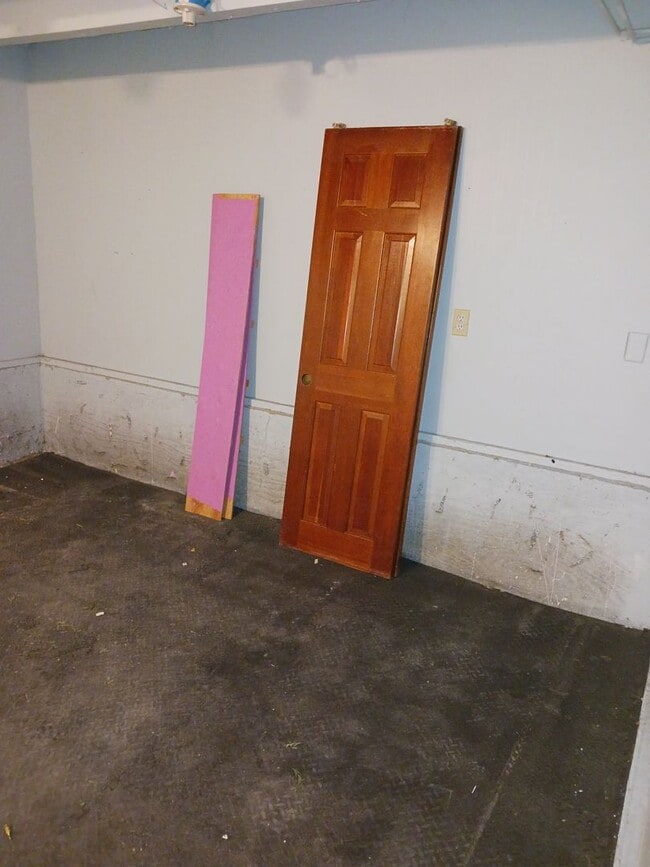 Building Photo - 708 Highland Dr