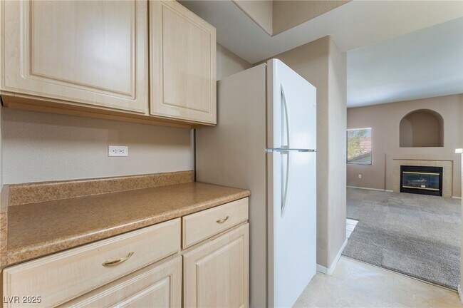 Building Photo - 8250 N Grand Canyon Dr