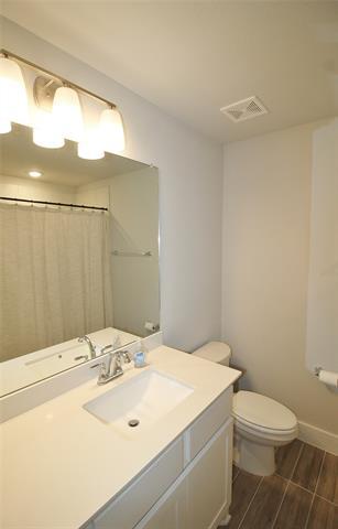 Building Photo - 218 Mockingbird Dr