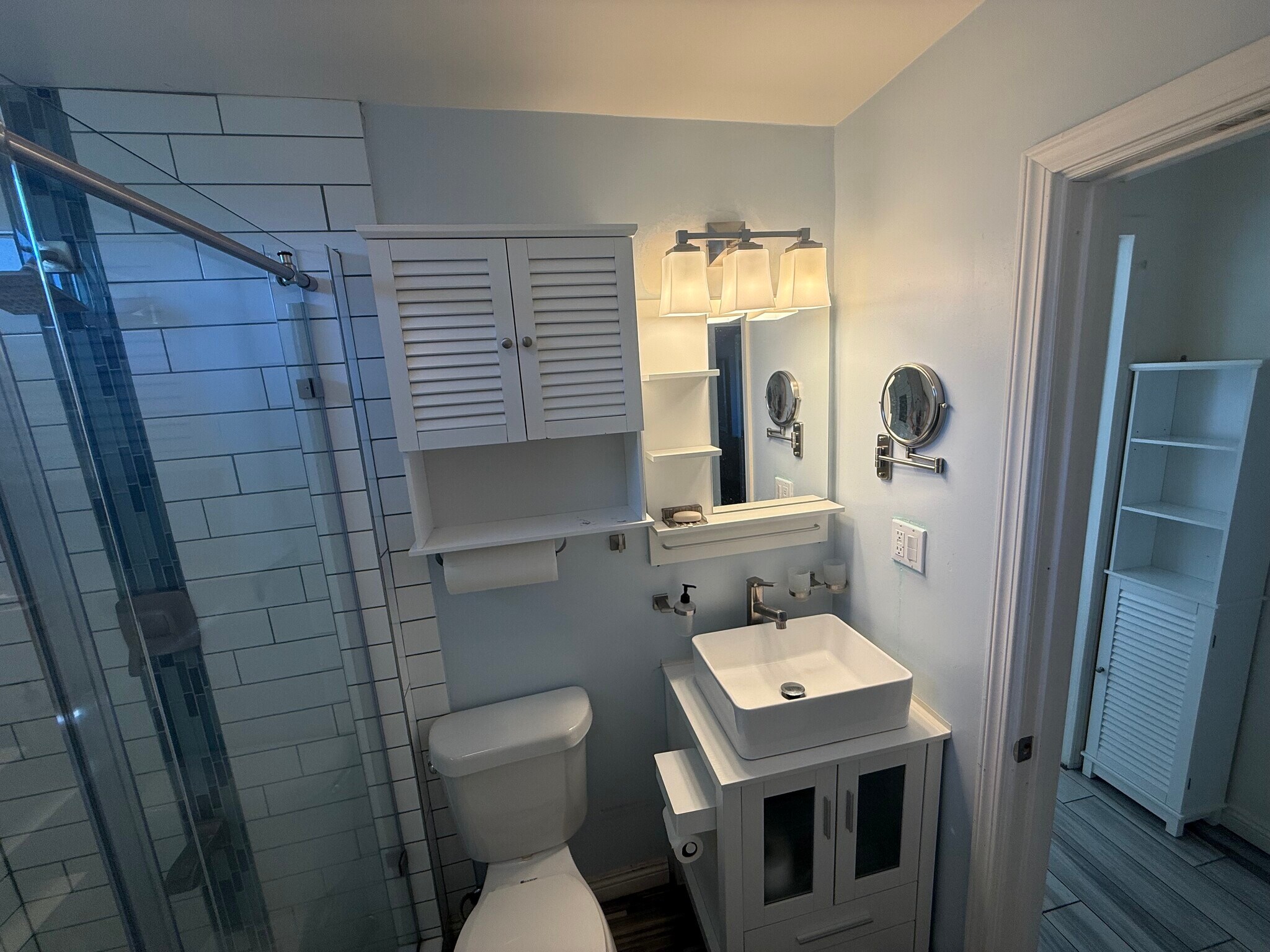 Building Photo - 396 N Mentor Ave