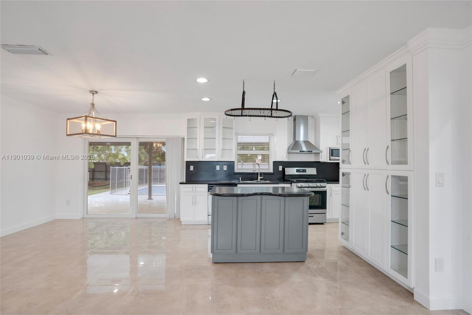 Building Photo - 10440 SW 126th Ave