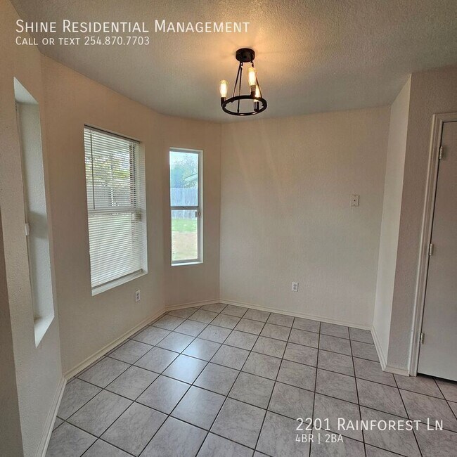 Building Photo - 2201 Rainforest Ln