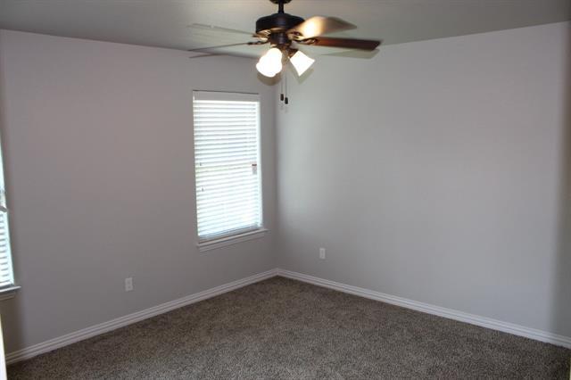 Building Photo - 208 W Lake Ave