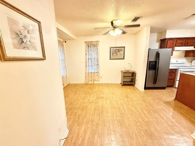 Building Photo - 2501 Shady Creek Ln