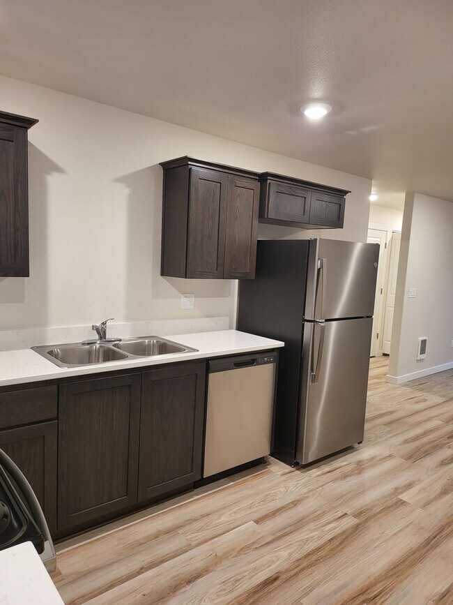 Interior Photo - 972 N 2nd St