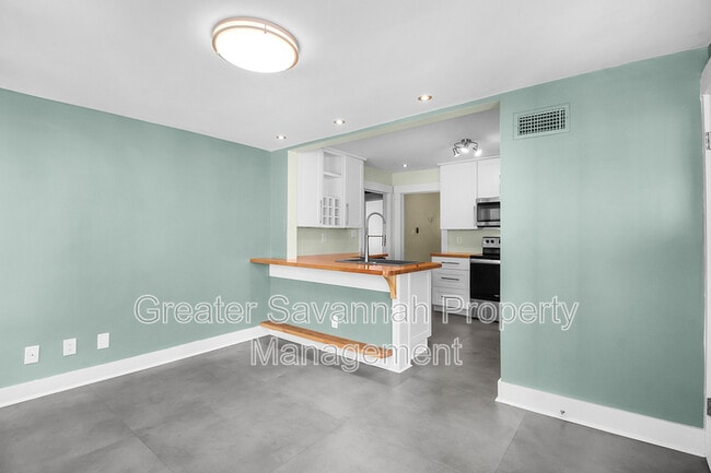 Building Photo - 1206 E 48th St