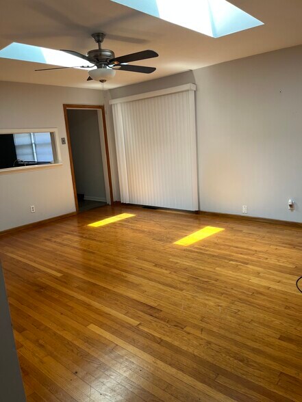 Building Photo - 3724 Thornwood Dr