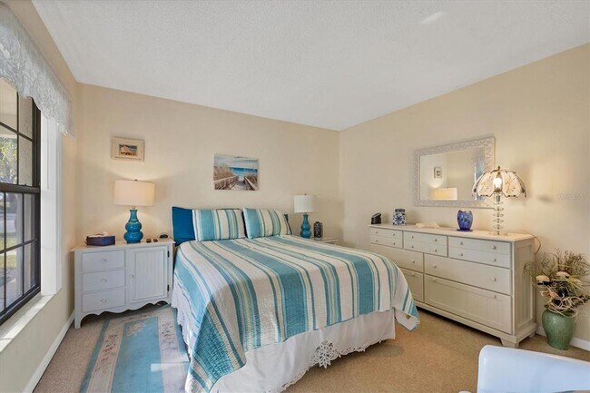 Building Photo - 4767 Winslow Beacon