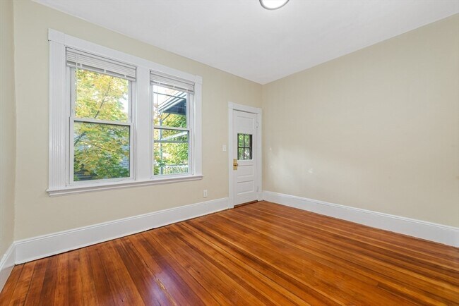 Building Photo - 44 Brackett St