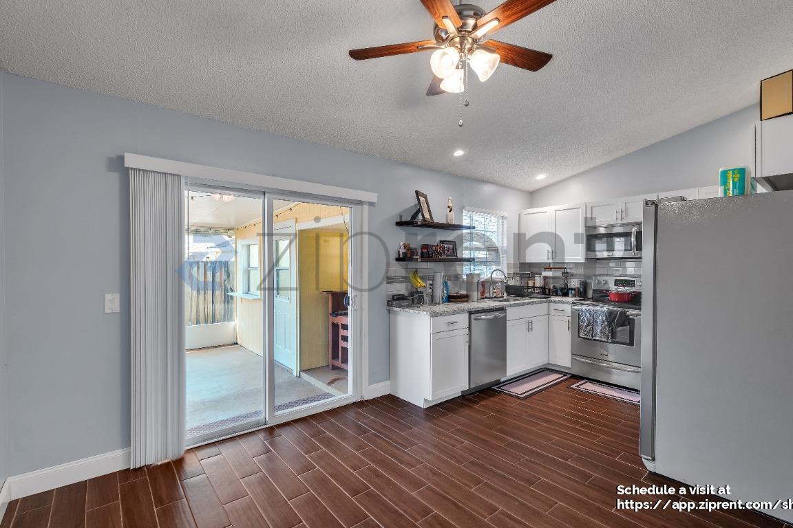 Building Photo - 208 Pap Finn Ct