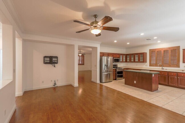 Building Photo - 3 Bedroom Summerlin South Beauty