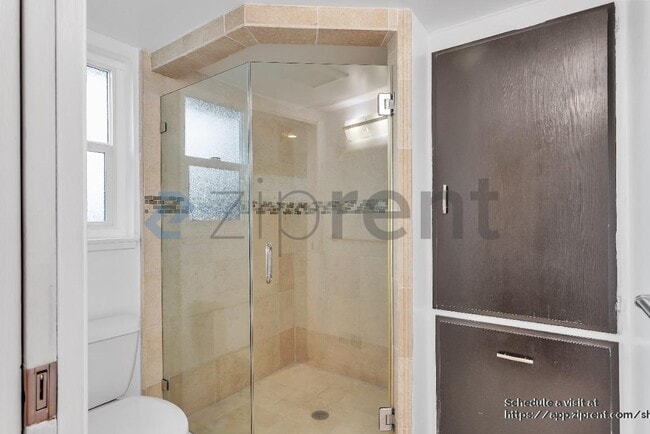 Building Photo - 341 Malcolm Ave