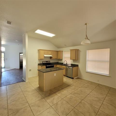 Building Photo - 825 Stafford Station Dr