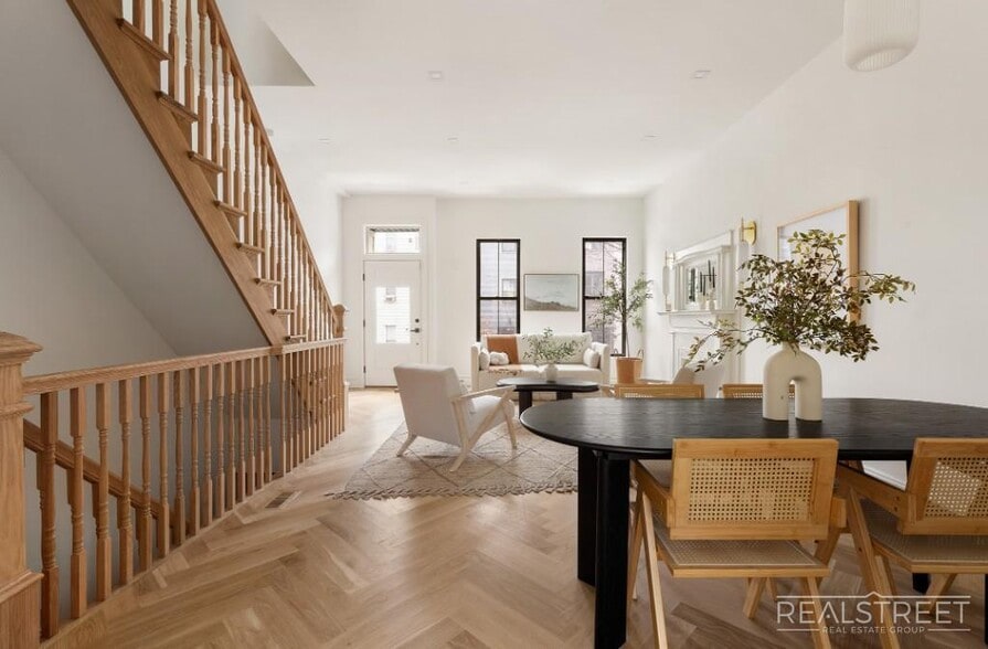 Building Photo - Stunning Brand New Townhouse for Rent in Bushwick!