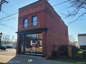 Building Photo - 422 Mill St