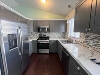 Building Photo - Single Family Home - Three Bedroom Tri-level!