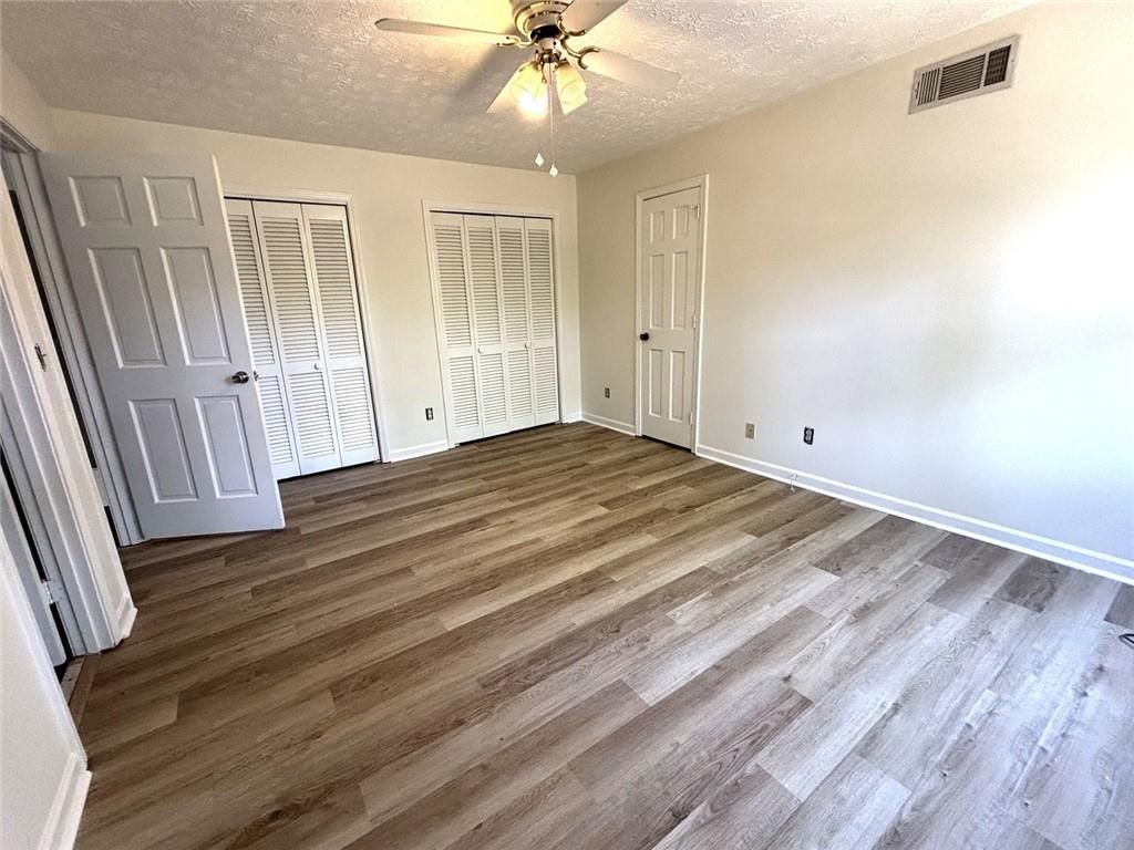 Building Photo - 2305 Eastgate Dr SW