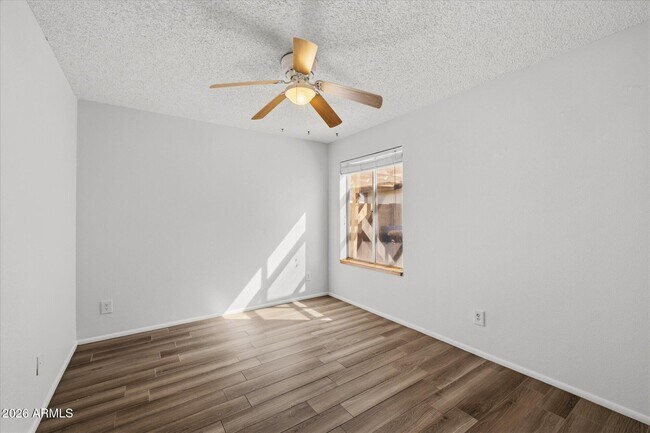 Building Photo - 1055 N Recker Rd