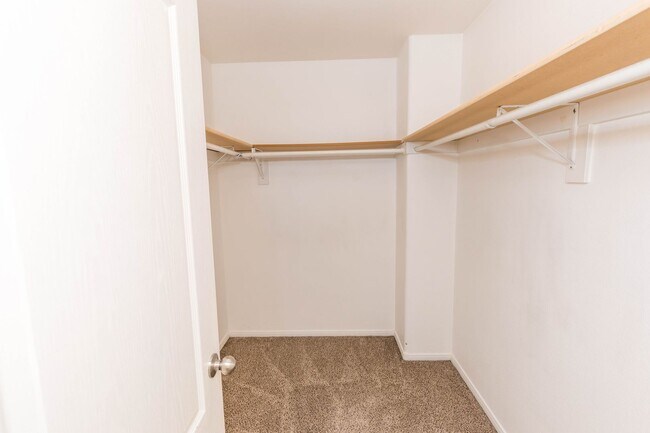 Building Photo - Spacious 3-Bedroom, 2.5-Bath Two-Story Hom...