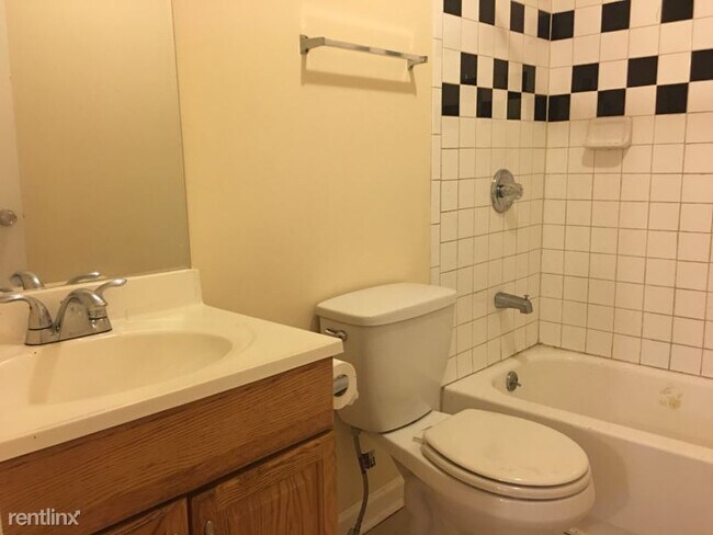 Building Photo - 3 br, 2 bath House - 1747 Bolton Rd. NW