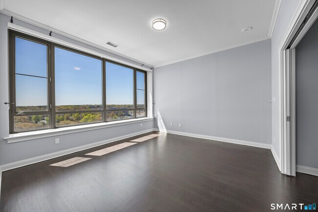Building Photo - 100 Parrott Drive