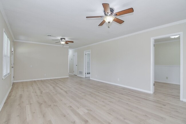 Building Photo - 3 Bedroom Ranch