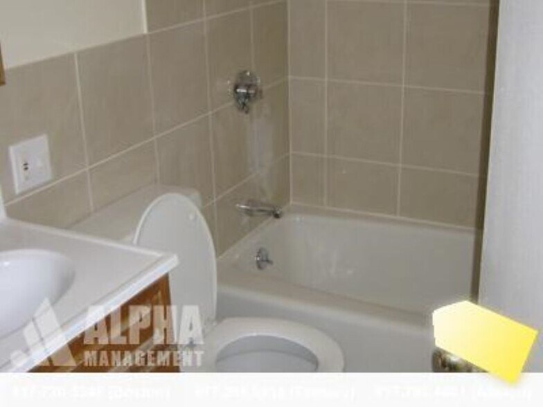 Building Photo - 139 Brook St