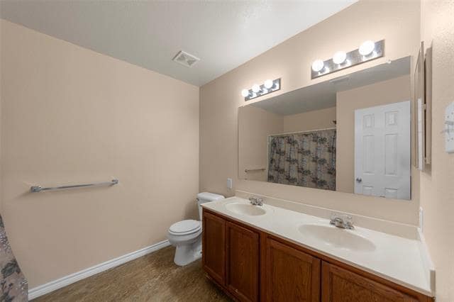 Building Photo - 2805 Lake Terrace Dr