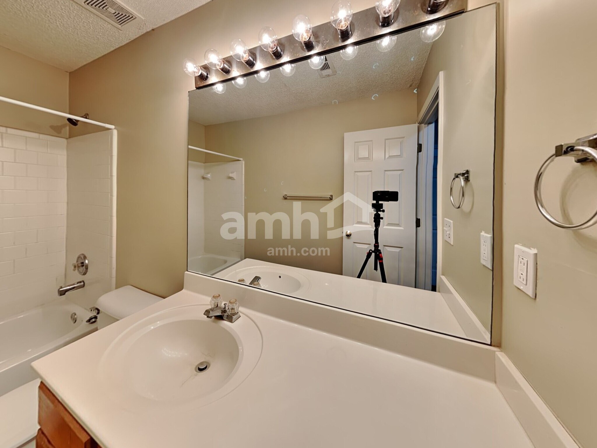 Building Photo - 2237 Tallapoosa Dr