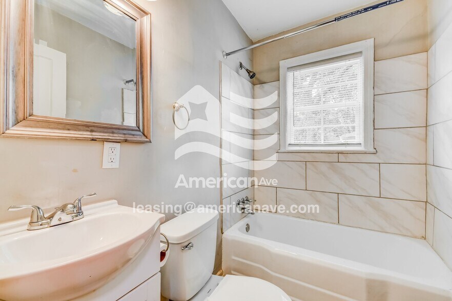 Building Photo - 5204 Ter Q