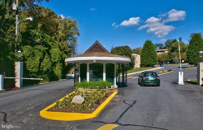Building Photo - 6100 Bellinham Ct