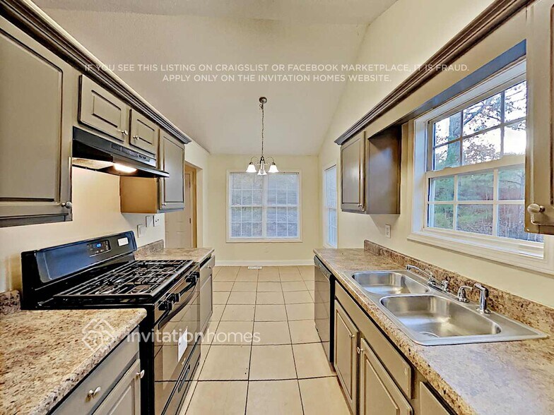 Building Photo - 4006 River Garden Cir